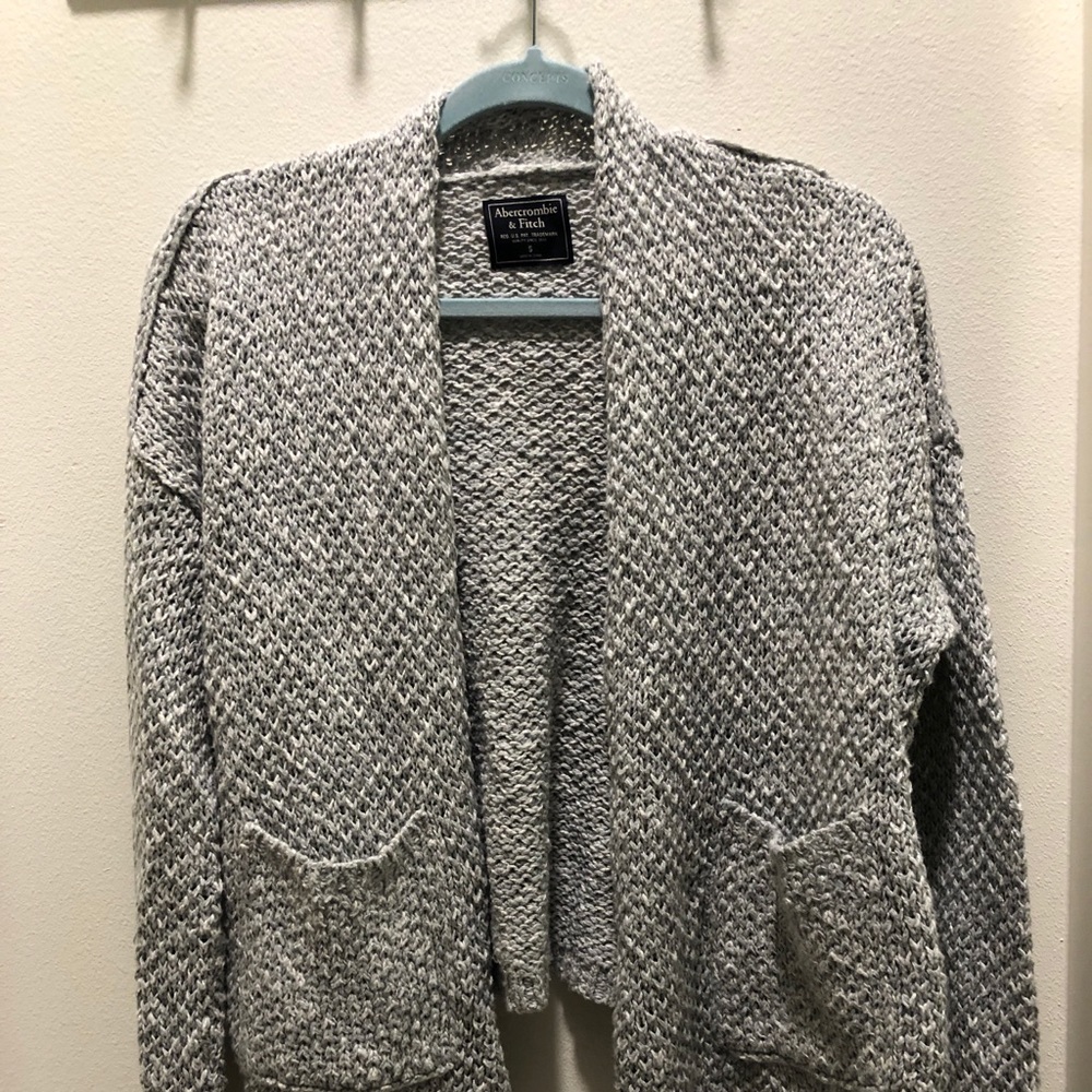 Gray Abercrombie and Fitch cardigan